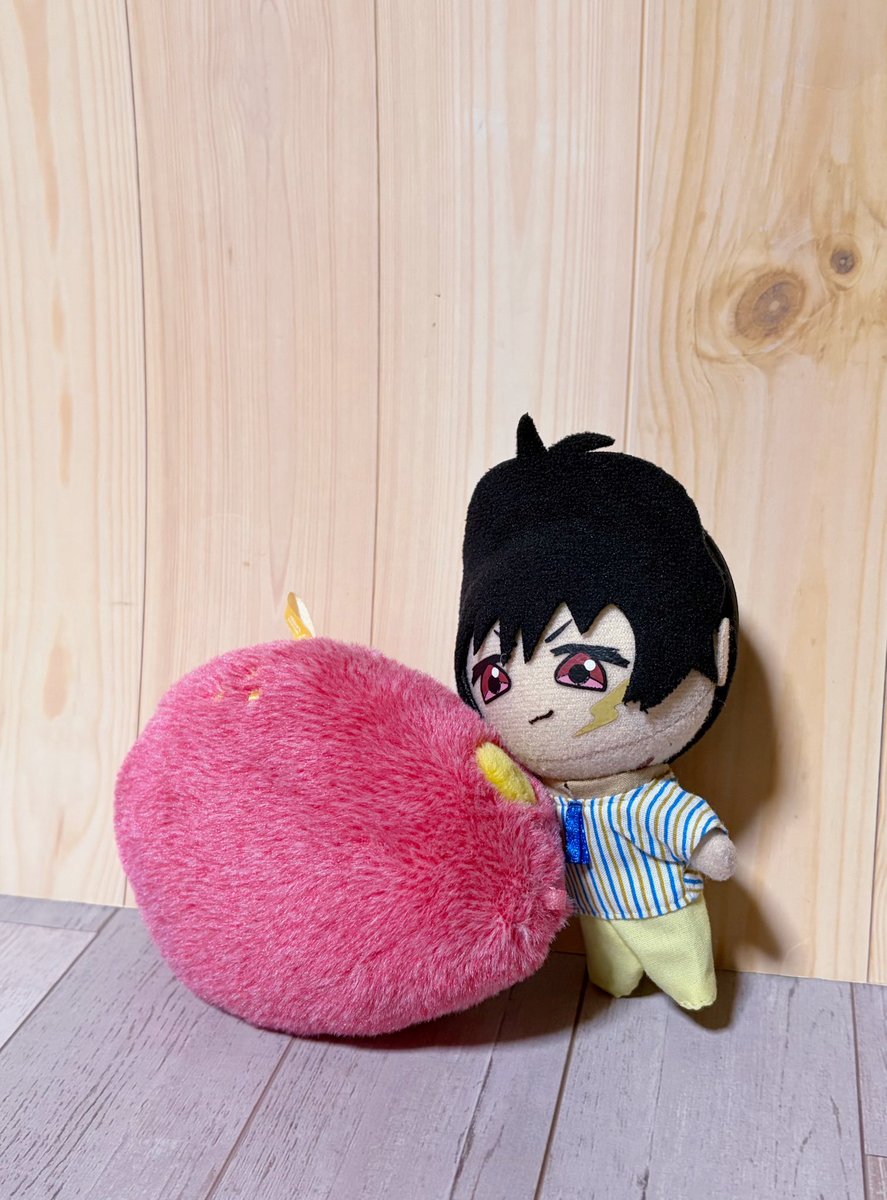 じんべい tweet media