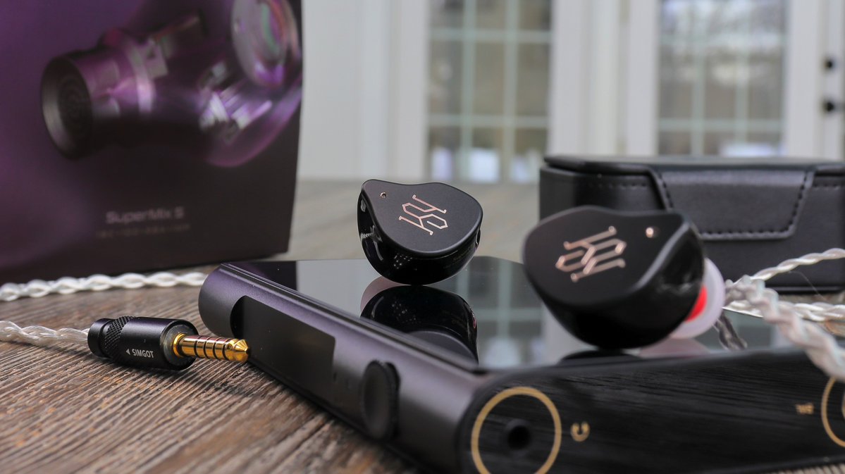 SIMGOT_GLOBAL's tweet image. Weekend Loading… 🔋✨

and All I Need is a Beauty and a Beat 🎵

How Do You Kicking Things Off? Drop Your Plans Below! 👇
📸: Chris Love
#Audio #Audiophile #hifiaudio #hifi #IEM #iemusic #SUPERMIX5 #Simgot #simgotiem