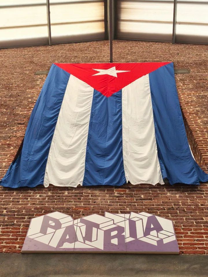 En esta hora de amenazas imperiales, la mejor manera de honrar a aquellos héroes eternos de nuestra Patria es defendiendo la soberanía e independencia con la misma firmeza y convicción de que #Cuba no se doblega.