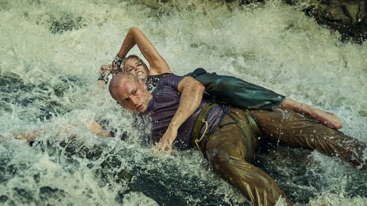 #Apex is a solid weekend pick: constant tension &amp; strong action in the vein of The River Wild, Cliffhanger &amp; Deliverance. But let’s be real, it’s predictable &amp; generic. It works thanks to its leads; beyond that, you’ll forget it in a week. Very entertaining, not yet memorable.
