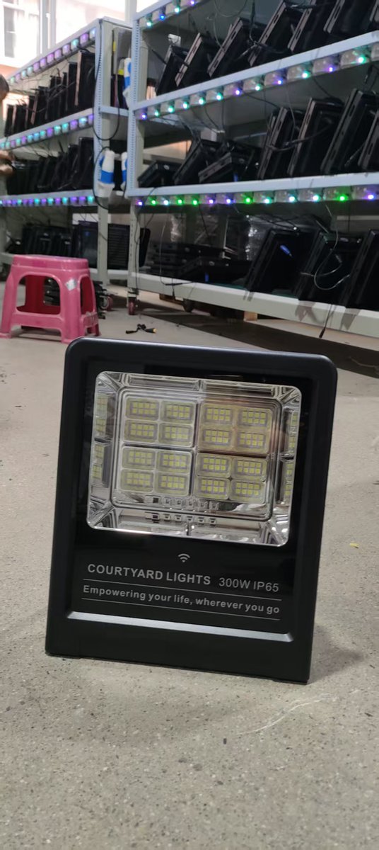 EmmaMaiSolarLED's tweet image. solar flood light/solar projector is under aging testing, one of the testing before packaging. 
​#solarfloodlight
​#solarprojector
​#solarlight
​#solarlightfactory
​#cantonfair
​#广交会