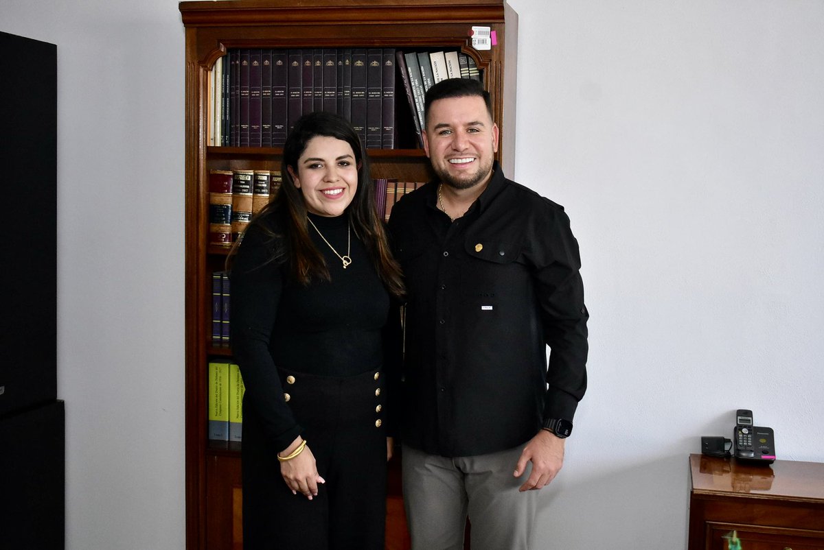 reyes_dad's tweet photo. Tuve el gusto de reunirme con la Lic. Patricia Velasco, Encargada de la Presidencia de la Junta Local De Conciliación y Arbitraje.

Como Presidente de la Comisión del Trabajo y Previsión Social, nuestro compromiso es mantener un diálogo abierto y una coordinación real con todas las instituciones, para consolidar el Nuevo Sistema de Justicia Laboral, que sea humano y eficiente, así como la defensa absoluta de los derechos de nuestras compañeras y compañeros trabajadores.