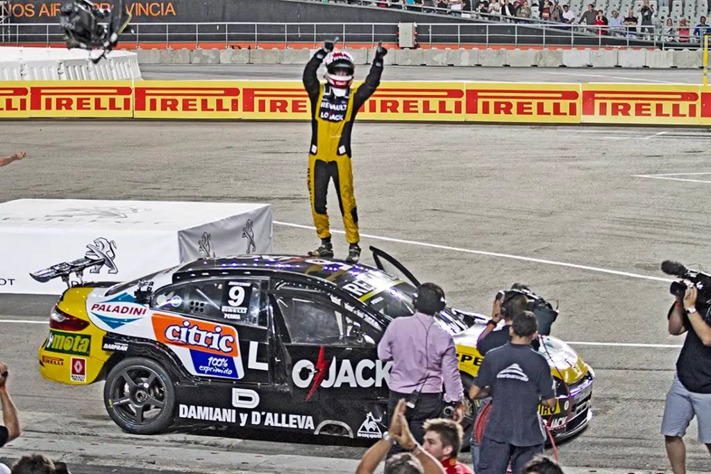 Cochismo 🏁 tweet media