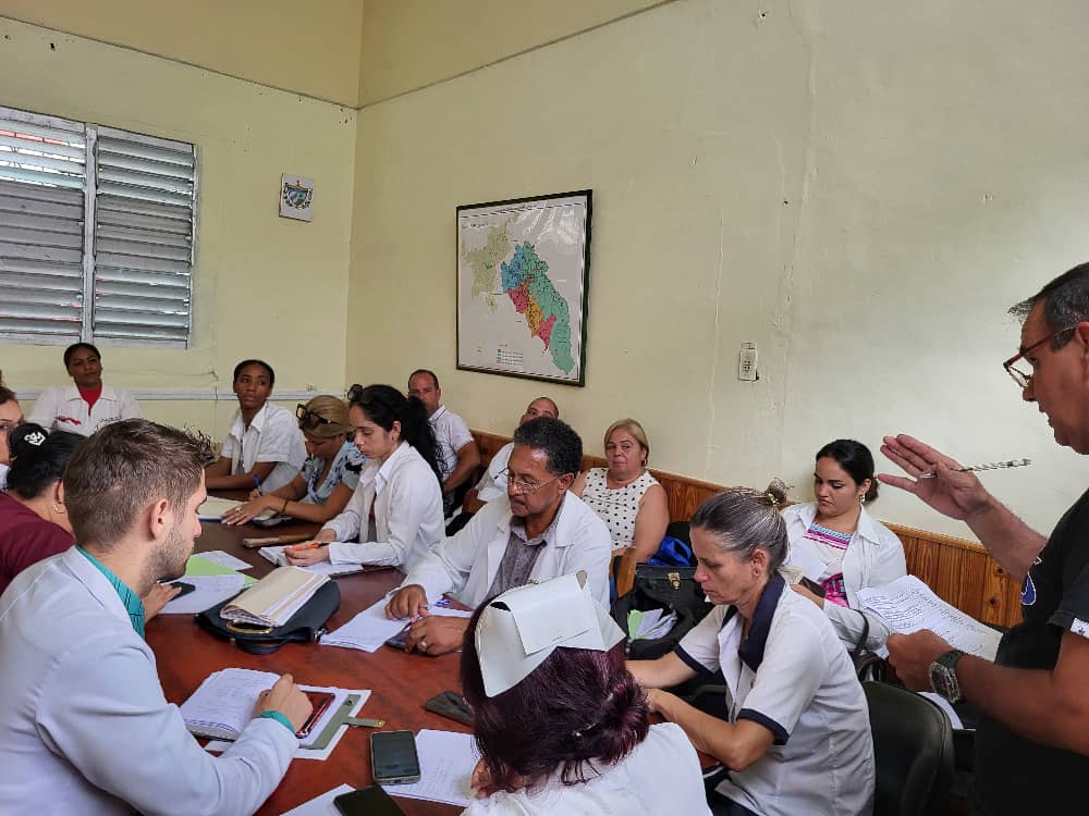 En el día de hoy dirijí Consejo de Dirección Municipal de la Dirección General de Salud , donde evaluamos el cumplimiento de los objetivos de trabajo que transversalizan la calidad de los servicios que brindamos al pueblo pinareño .
#PinarDelRío
#CubaPorLaVida 
#CubaVencerá