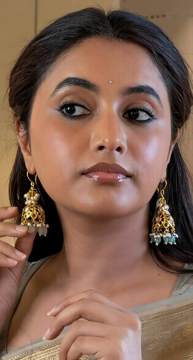 actress hot tweet media