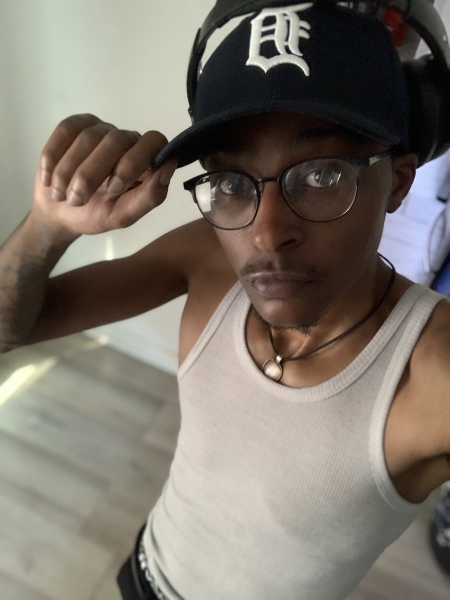 K5thedon's tweet image. Do you love me do you love me not #virałpost #detroit