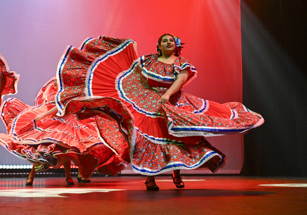 JJPFolklorico's tweet photo. Debuted a new routine at Pacesetter Revue last weekend!!!🤩❤️ https://t.co/IG9ZZcqxxL