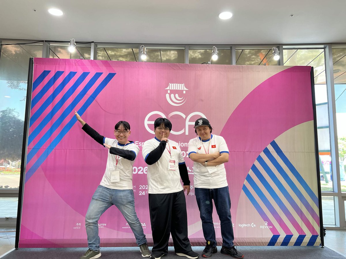 Even though we didn't qualify for playoffs, i'm still very proud of my teammates for doing their best! 🙏❤
We will be back and more ready for next time 💪🔥
#VietnamFGC #FightingGames #ECA2026