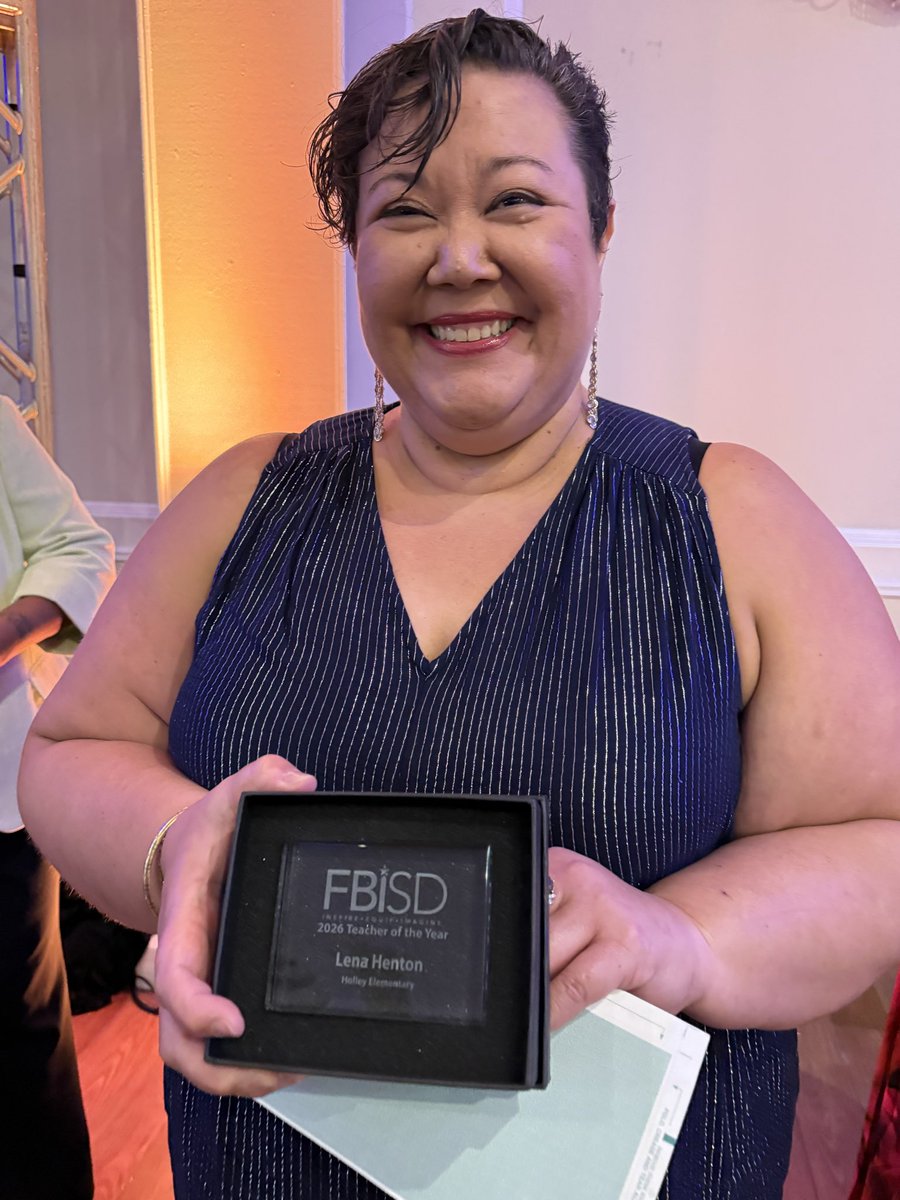 MaryHolleyElem1's tweet photo. Congratulations Ms. Henton, MHE Teacher of the Year!  Thank you for being amazing!
@FortBendISD https://t.co/J0KtwliTbo