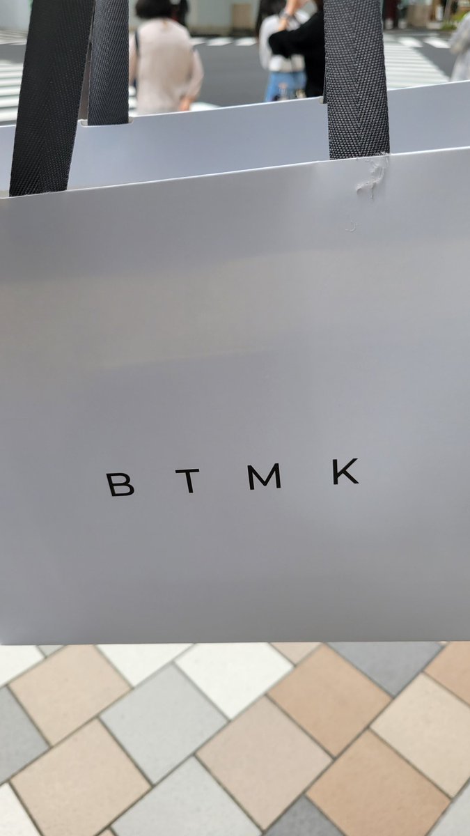 FW5523's tweet photo. 名古屋のパルコで【BTMK】のポップアップストアやってたからロンTとTシャツ調達してきた👍 https://t.co/cUoSgDh2XH