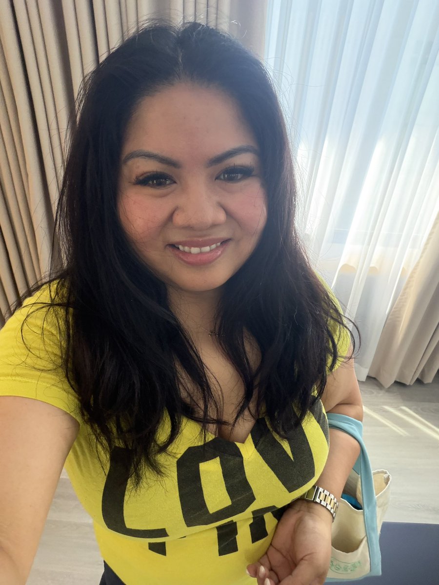 RoseEnriquez's tweet image. Happy Friday 🫶🏼

It’s a #Pilates kinda day. 

Working on our core + stretching. 🙆🏻‍♀️ 

#Reform #CoreisLife