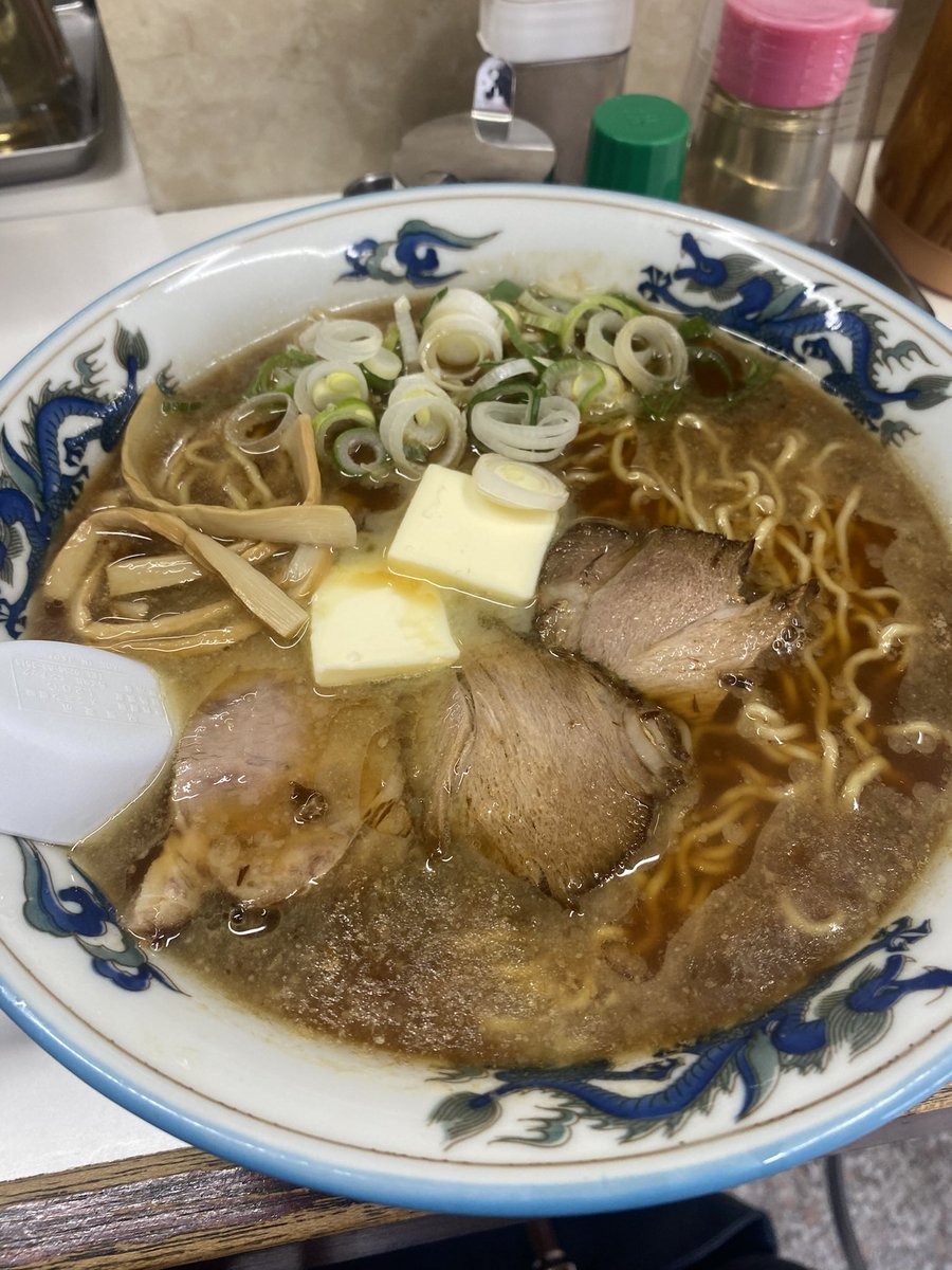 taityo03092's tweet photo. ぺーぱん@吉野町
正油ラーメン大盛バタートッピング
1150円
関東で1番美味い旭川ラーメンだと思っている
女将が愛想良くて最高
#吉野町　#ペーぱん https://t.co/k7aptzbirK
