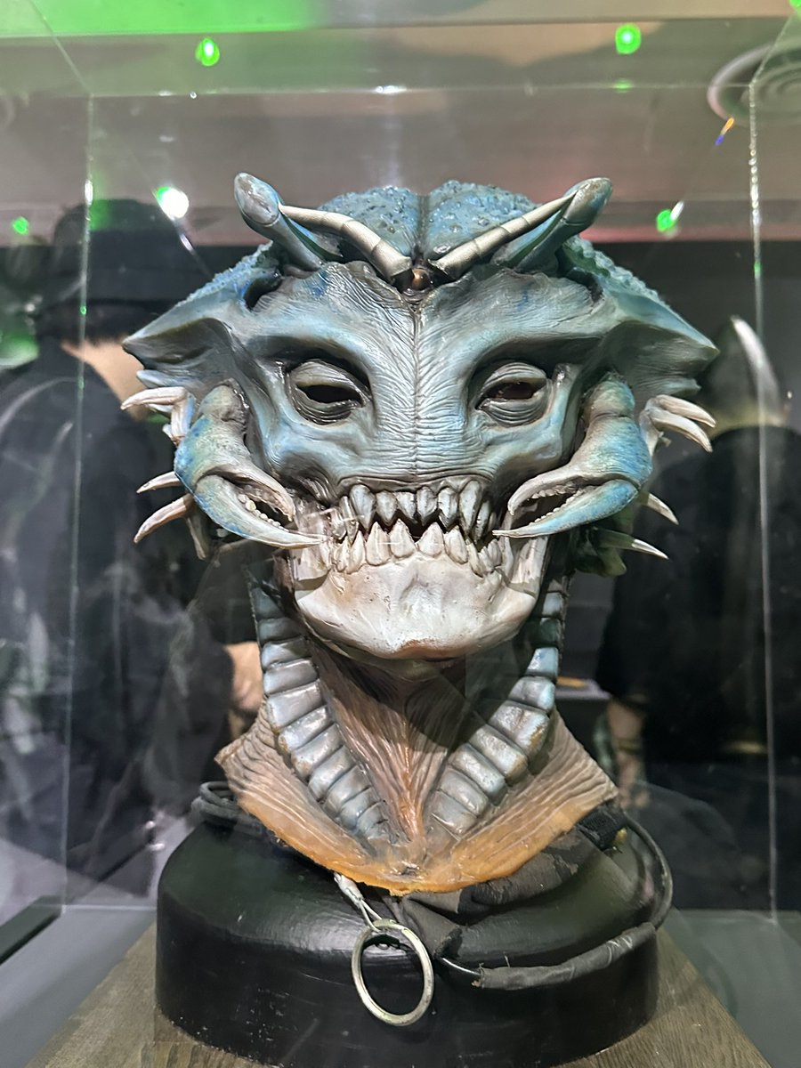 本日から開催の池袋でやってる真アギト展行ってきた
作り込みがすごくて25年くらい前の作品なのにあ〜あのシーンのやつ！って当時を思い出せて楽しかった
ただ興奮でかかり過ぎて物販で1万円超使ってしまったのは反省
実はアギトのラストら辺は知らないので映画までに見直したい