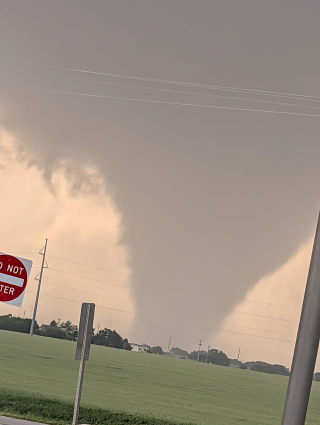 movielover93582's tweet image. massive, potentially violent tornado is striking near Vance Air Force Base in Enid,Oklahoma.

This isn’t just another storm - this is life-threatening.

Homes can vanish.Vehicles can be thrown.Seconds matter.

#Tornado #Oklahoma
