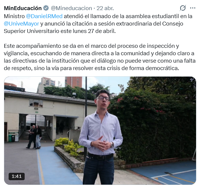UniveMayor's tweet photo. #RespuestaAlMinistro

Ministro @DanielRMed la solución para la nueva sede de la Universidad Colegio Mayor de Cundinamarca es un sueño de esta comunidad universitaria.

Las diferentes administraciones han hecho una labor, que en los últimos 5 años ha sido reiterada, gestionada, fuerte y decidida bajo el liderazgo de la señora rectora María Ruth Hernández, quien ha demostrado un alto compromiso con la transformación, crecimiento de la Universidad y con cumplir el sueño de la comunidad universitaria, honrando la gestión que hemos hecho todos estos años como Universidad.

Ministro, podríamos decir muchas cosas, precisar nuestra información que está absolutamente documentada y defender nuestra gestión que es tangible, sería lo debido.

Pero no.

Aprovecharemos este espacio para hacerle una invitación:

Agilicemos los procesos de manera articulada.

Necesitamos una nueva sede, tenemos un proyecto que presentó la señora rectora ante el Consejo Superior Universitario y con el aval del CSU, el pasado martes, le radicamos la información a su despacho y necesitamos avanzar para hacerlo realidad.

Ministro ¡avancemos! Los terrenos nos valen cerca de $120.000 millones.Actualmente tenemos $60.108 millones.

Únicamente para los terrenos estamos a mitad de camino, necesitamos soluciones tempranas.

Ministro usted anunció que dispone de $112.000 millones, pero distribuido en vigencias futuras, nos dicen que los recursos estarán disponibles entre 2027 y 2034 ¿?

Ministro, estos procesos son con capital disponible (liquidez), solicitamos que esos recursos estén disponibles y vigentes este año, de esa manera podremos iniciar el cumplimiento de este sueño y también cumplir con la orden judicial que debemos atender entre Min Hacienda, Min Educación y la Universidad Colegio Mayor de Cundinamarca.

Ministro, no nos cancele más las citas, ni a la Administración ni al Consejo Superior Universitario. Recíbanos en su despacho, reunámonos. @Mineducacion