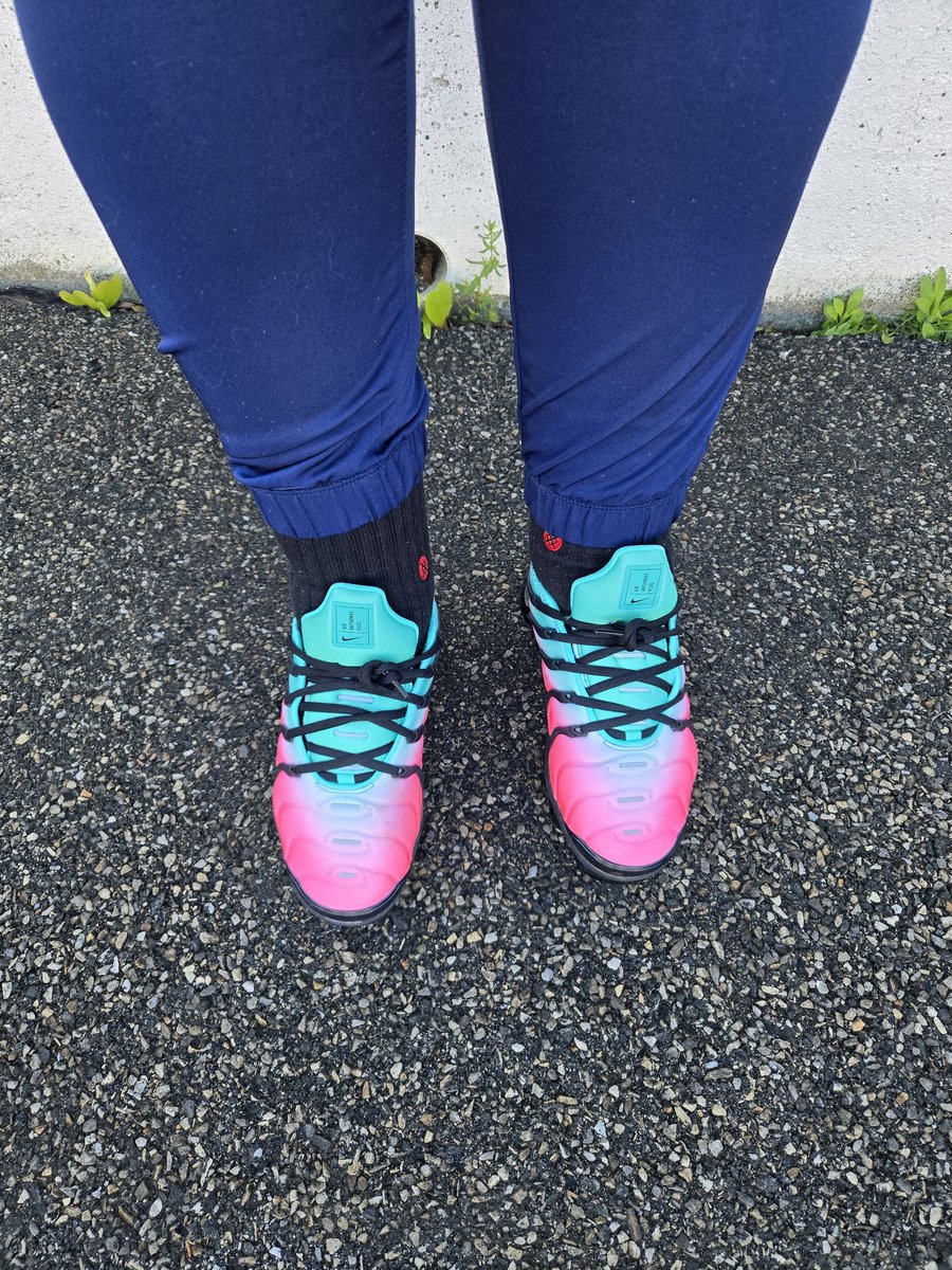 trudyspeaks's tweet image. 👟: Nike Vapormax Plus 'Miami Nights' 
.
#airmax  #vapormaxplus #everythingairmax #airmaxeveryday  #nike #nikerunning #checksoverstripes #SNKRSKICKCHECK #snkrsliveheatingup #kotd
