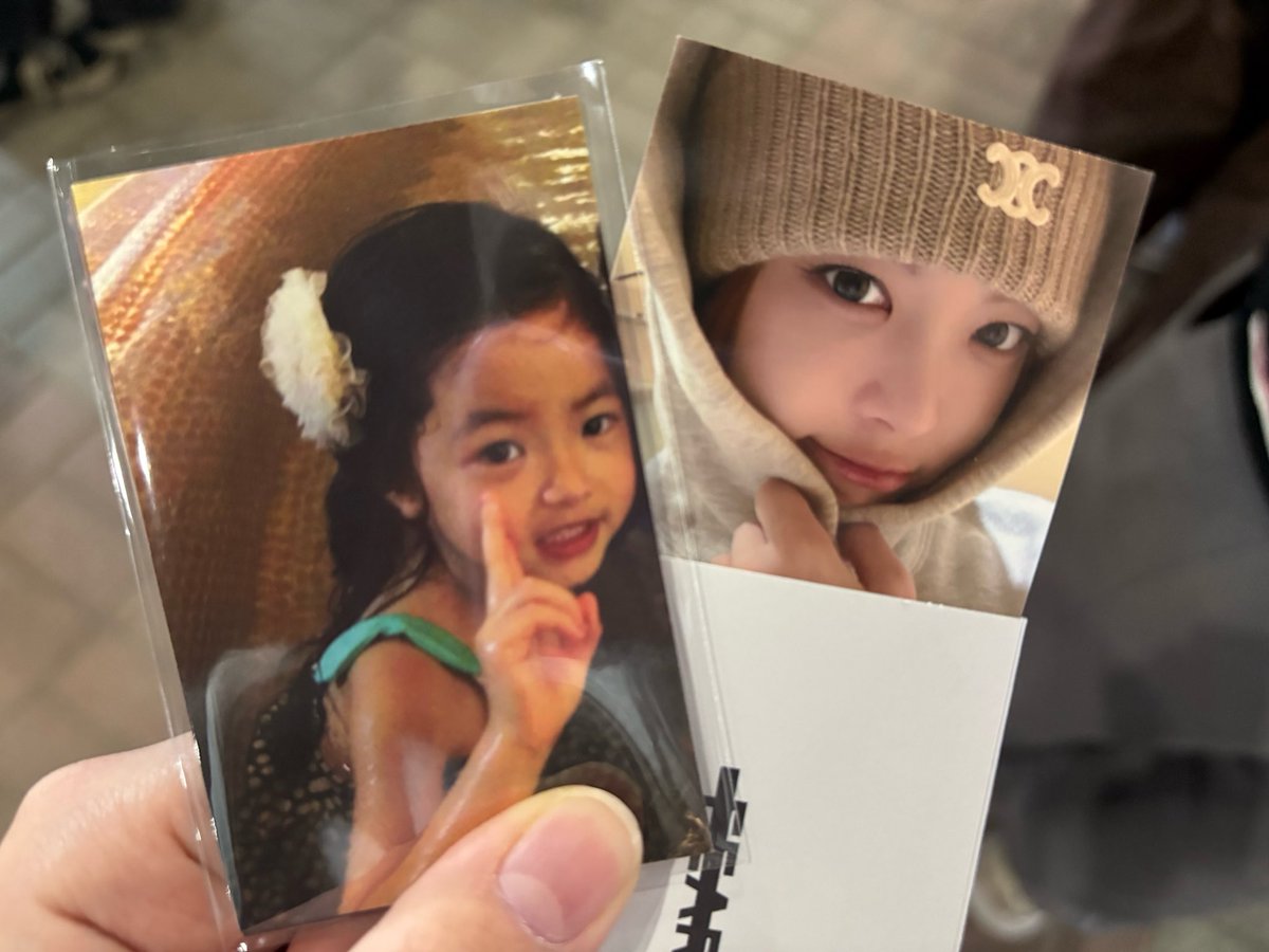 sunxxowers's tweet photo. 르세라핌 공방 포카 양도합니다

홍은채 + 아기 포카 풀셋 8.0

https://t.co/xkeDrzvjBY

lesserafim 채원 사쿠라 윤진 카즈하 은채 홍은채 김채원 허윤진 포카 교환 럭드 미공포 쇼케이스 쇼케 응원봉 공방 팝업 포토카드 selling wts weverse pob pc 사녹 공방 인기가요 음악중심 뮤직뱅크 https://t.co/JDBdhcLiqI