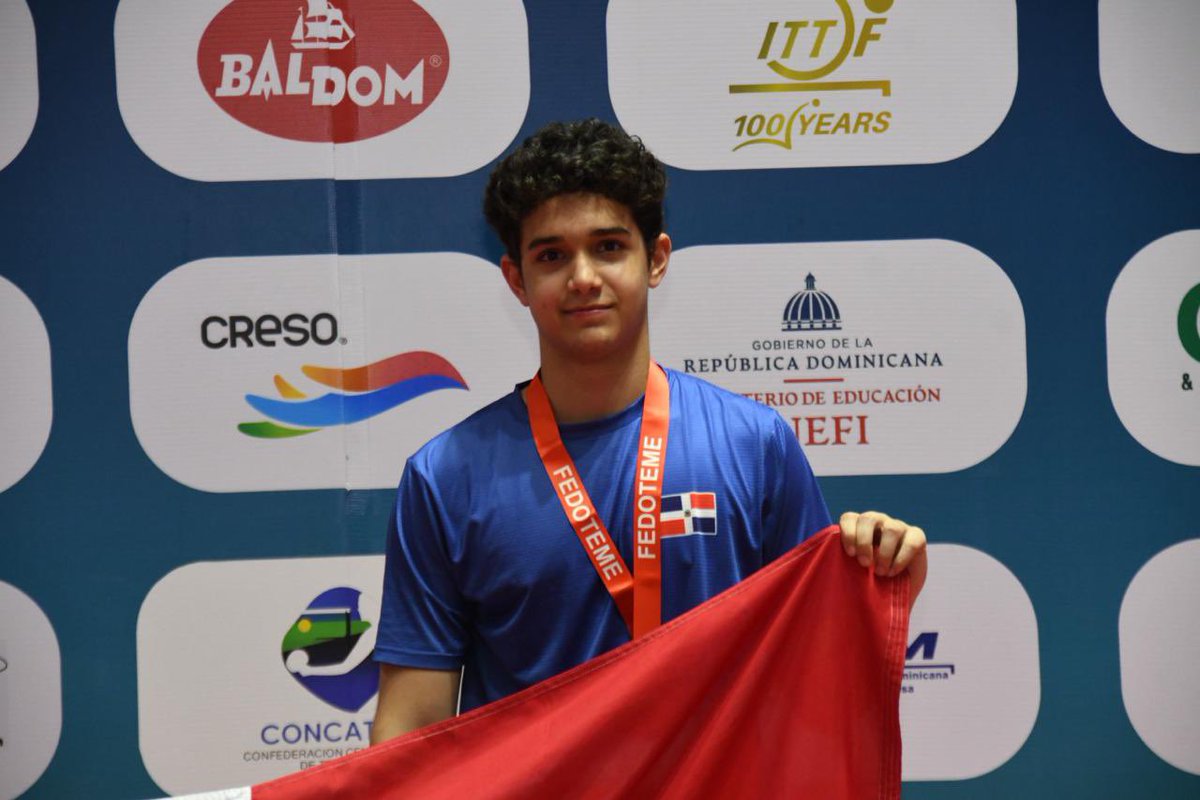 fedoteme's tweet photo. 🏓✨ Ceremonia de premiación – U19 Boys’ Singles

🥇 🇩🇴 DOM
🥈 🇩🇴 DOM
🥉 🇵🇷 PUR
🥉 🇵🇷 PUR

#YouthChampionship #Fedoteme https://t.co/rizLTpGrVa