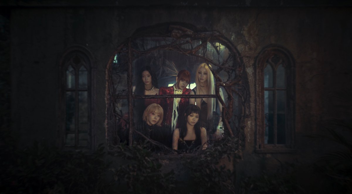 rollingstonejp's tweet image. 【News】
LE SSERAFIM、新章の幕開け「みんなで一体となって一緒に楽しんで」

▼記事はこちら
🔗rollingstonejapan.com/articles/detai…

■KIM CHAEWONとHUH YUNJINが作曲参加の新曲リリース🎉
■“恐怖心を受け入れて、自分と向き合う強さを讃える” 🔥

@le_sserafim_jp #PUREFLOW_pt1 #CELEBRATION