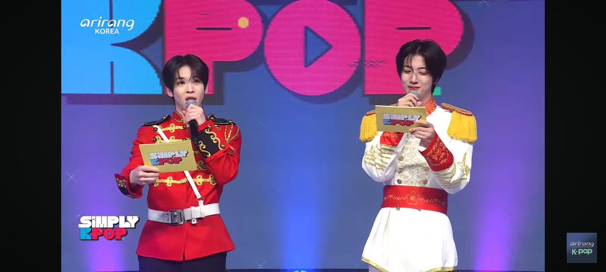 WWEKPOP's tweet image. #SIMPLYKPOP UPDATE: 

MC #ALLEN AND @WONJIN OF @CRAVITYstarship KICKSOFF THE SHOW WITH THEIR PRINCE OUTFITS! 

YOUR MAJESTY 👑 

TUNE IN TO @_Simplykpop RIGHT NOW ON @arirangworld 🚨