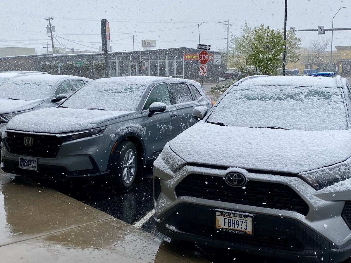 MarkMartinMM's tweet photo. It’s late April, but winter is holding on in #Montana! Beautiful, huge flakes falling today outside @kpaxnews! https://t.co/9d4aMprKBm