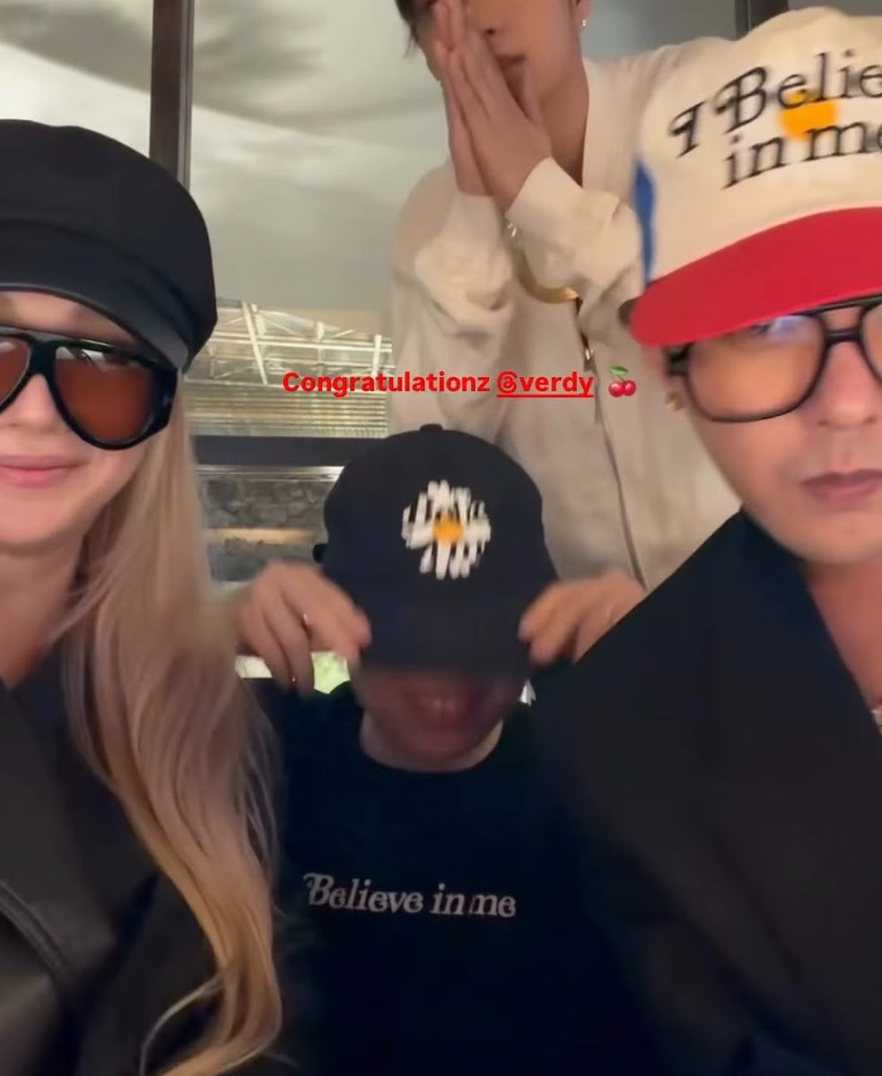 sophie tweet media