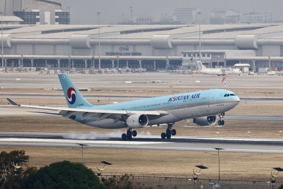 musonda_o's tweet image. Korean Air
A330-300  HL8002
Suvarnabhumi Airport, Bangkok
17 Jan 2026
KE657 ICN-BKK

大韓航空のA333が着陸。
#KoreanAir #BKK #A333
