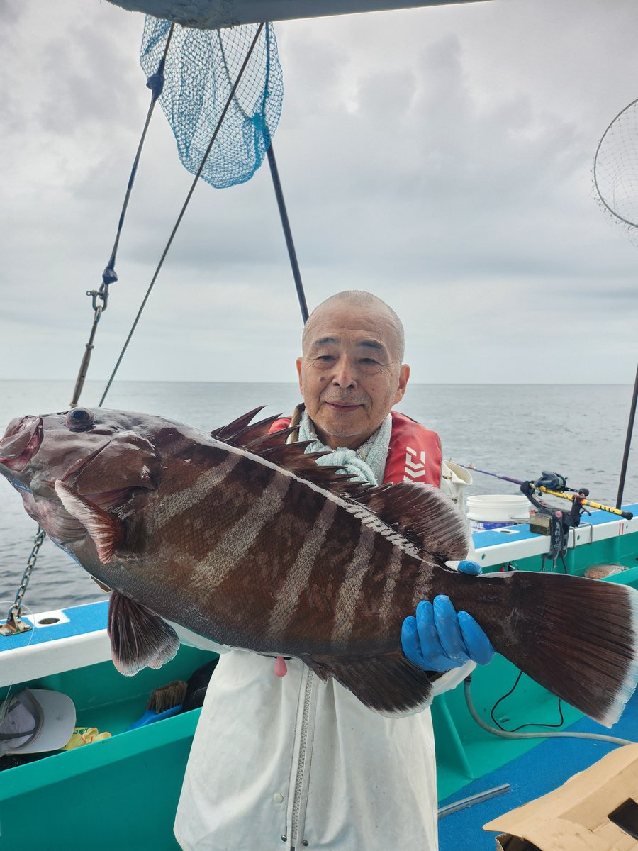 神津島 第三十八重郎平丸 tweet media