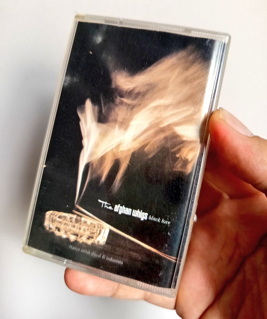 DedeATR's tweet image. #np Afghan Whigs - Black Love (1996) 🖤

Salah satu band unik; menggabungkan alternative-rock dengan blue-eyed soul / progressive-soul.

Rilisan merger Sub-Pop &amp;amp; Elektra Records.

Dulu seneng banget gw ketika lihat albumnya terpampang di rak toko kaset lokal.