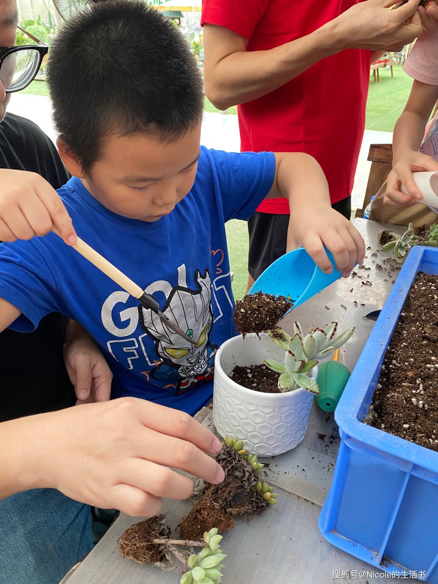 a_ybAIi's tweet image. "Sunday mornings = pancakes + silly stories + my favorite humans.  Grateful for these messy, perfect moments. #FamilyTime #SlowSundays"