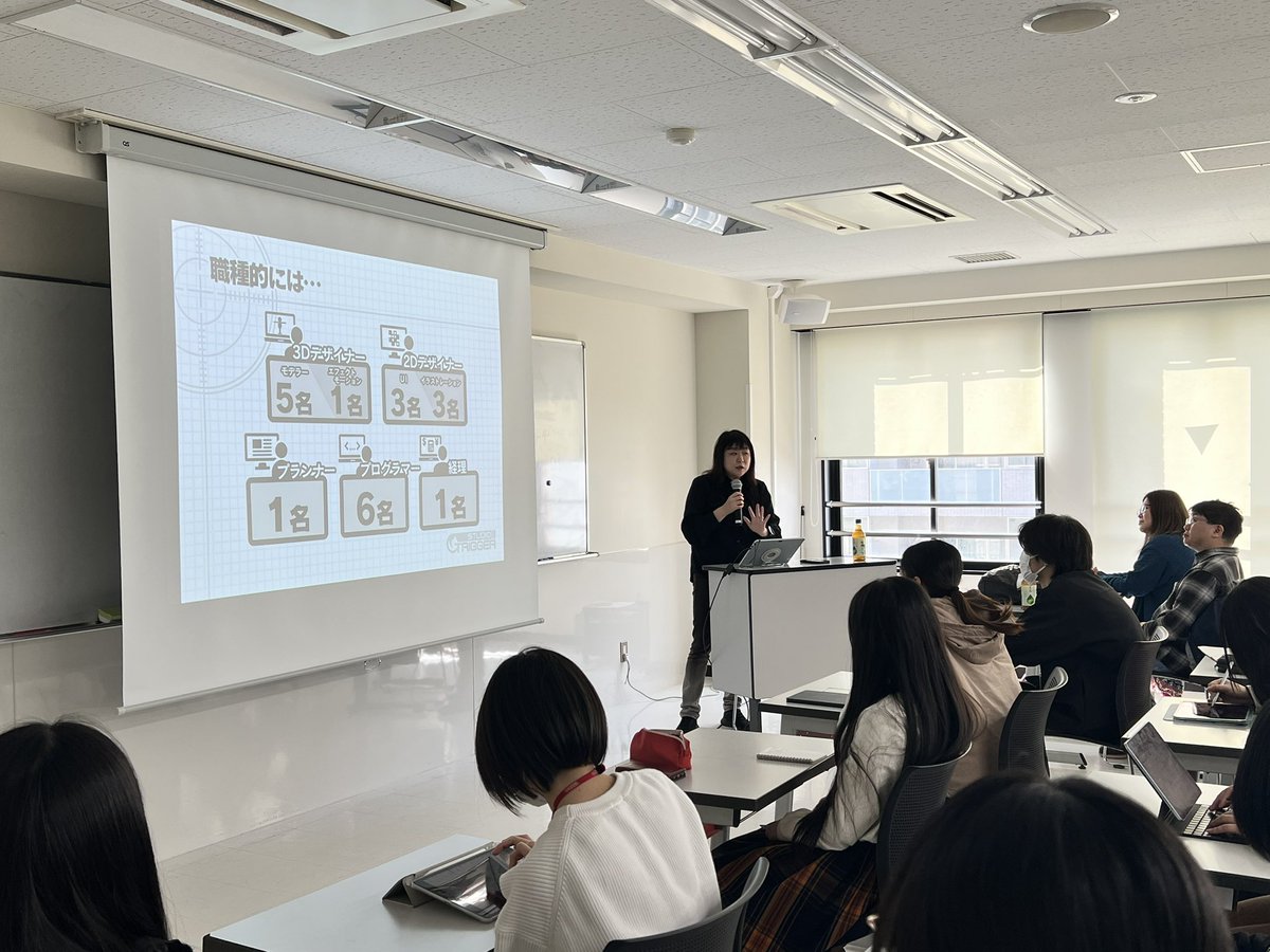 DesignOhara's tweet photo. 新年度がスタートして早速、企業説明会を開催しました！✨
今回は株式会社ハイドさまと株式会社スタジオトリガーさまにお越しいただきました👏

会社説明はもちろん、丁寧に質問に答えていただいたり、作品講評会も実施していただきました！
貴重な機会をありがとうございました😊 https://t.co/aSevNLomMU