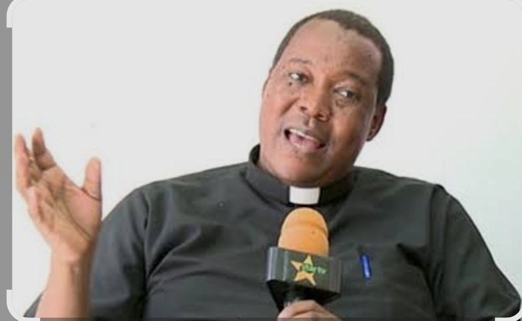 Father Kitima Aliongelea ishu ya ASKARI POLISI kuchukua majeruhi wa risasi mahospitalini na kupotea nao kusikojulikana.

RIPOTI YA KYANDE imekausha hilo halijaongelewa kabisa kwenye ripoti yao. Kumbuka Father Kitima ni katibu wa TEC ambao wanamiliki Mahospitali kila kona ya nchi