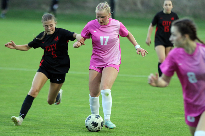 yourprepsports's tweet photo. No. 15 West High Extends Win Streak to Five With Win Over City High - Your Prep Sports https://t.co/uL45GHL8if https://t.co/6drsd4h0j0