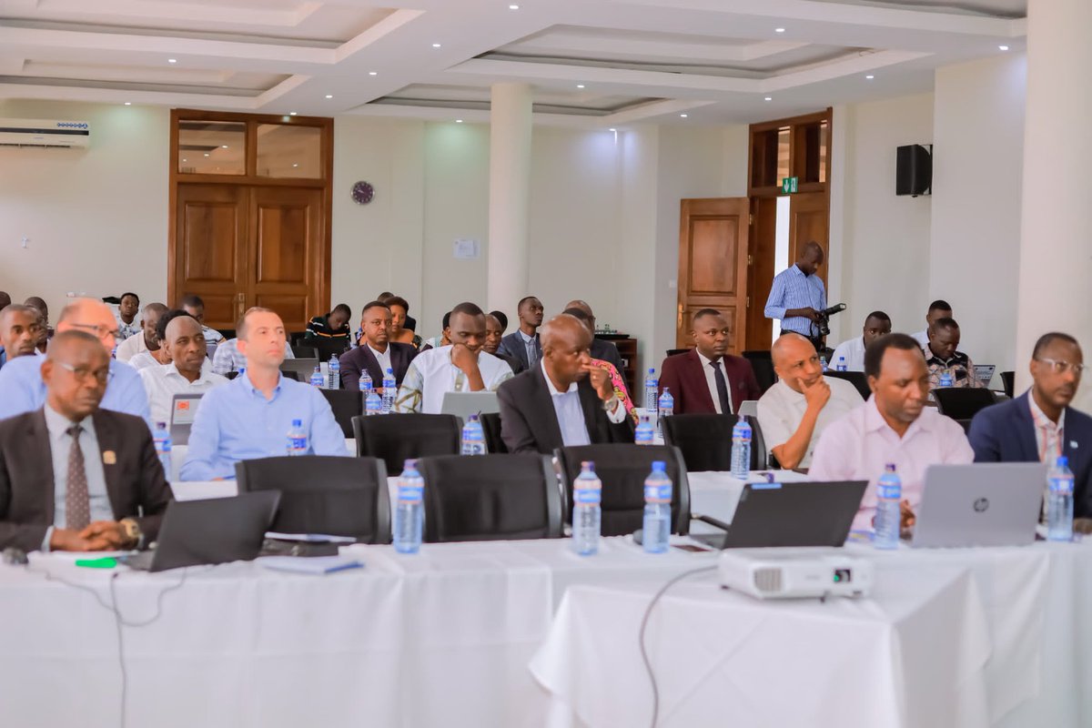 BMineagrie's tweet photo. Un atelier de restitution des résultats sur l’impact de la gestion participative des boisements domaniaux s’est tenu ce 23 avril 2026 au Burundi, dans le cadre du projet PASCAL-B IBIDUKIKIJE du @BMineagrie financé par l'Union Européenne 
 Objectif : durabilité &amp; biodiversité. https://t.co/FSzhZbXMzW