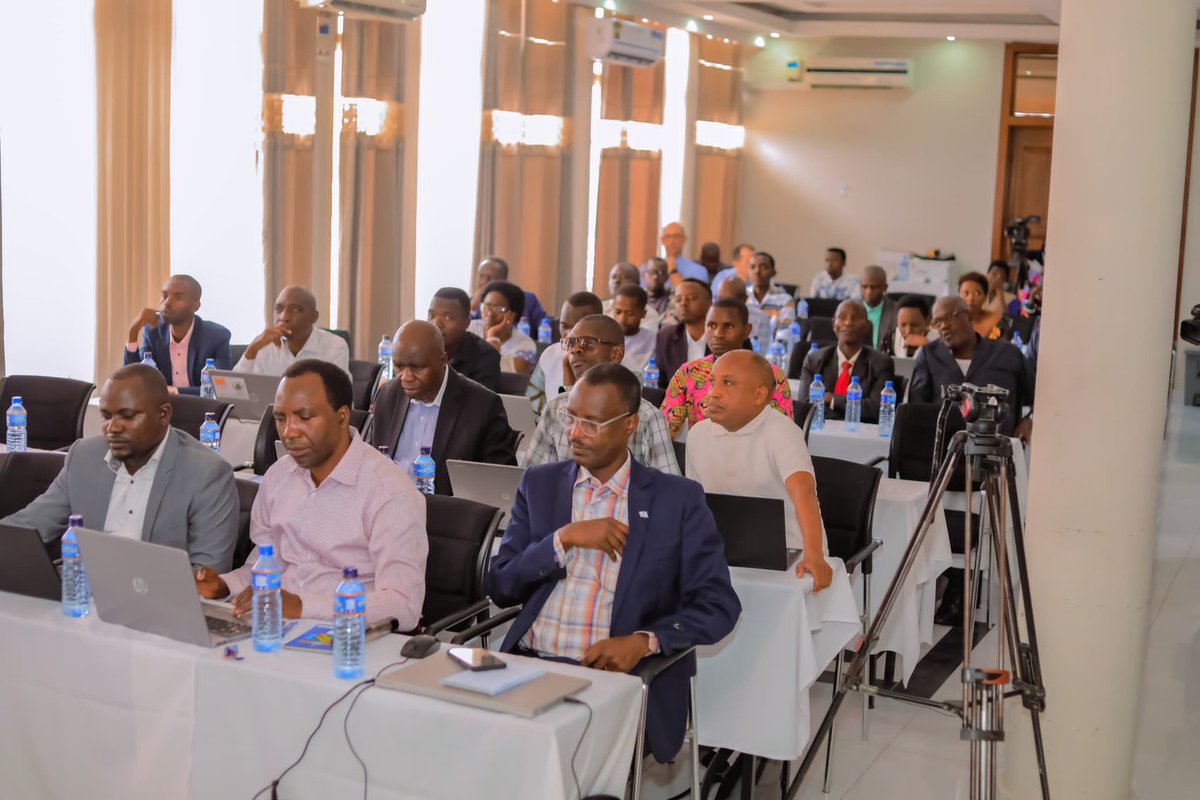 BMineagrie's tweet photo. Un atelier de restitution des résultats sur l’impact de la gestion participative des boisements domaniaux s’est tenu ce 23 avril 2026 au Burundi, dans le cadre du projet PASCAL-B IBIDUKIKIJE du @BMineagrie financé par l'Union Européenne 
 Objectif : durabilité &amp; biodiversité. https://t.co/FSzhZbXMzW