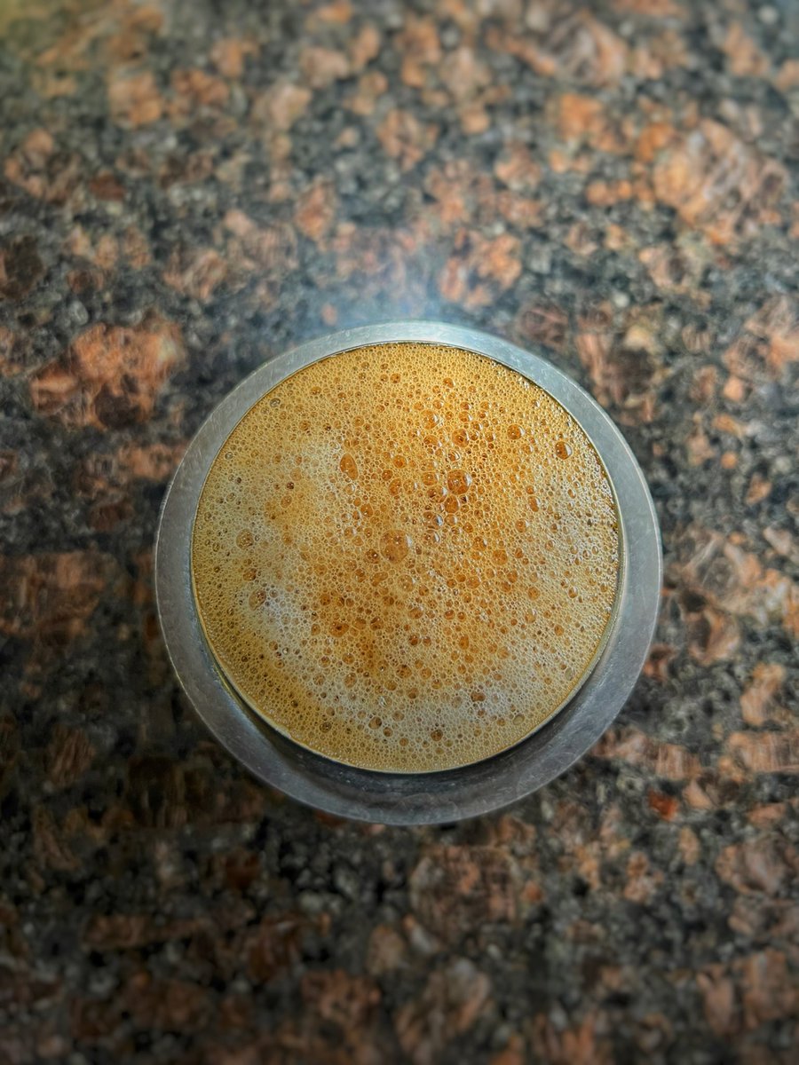 aravindhstories's tweet image. Kaapi at @Annapoorna_Cbe and all the ‘Andha naal gnyabagam’ conversations.

#filtercoffee #Annapoorna #Coimbatore #Nostalgia