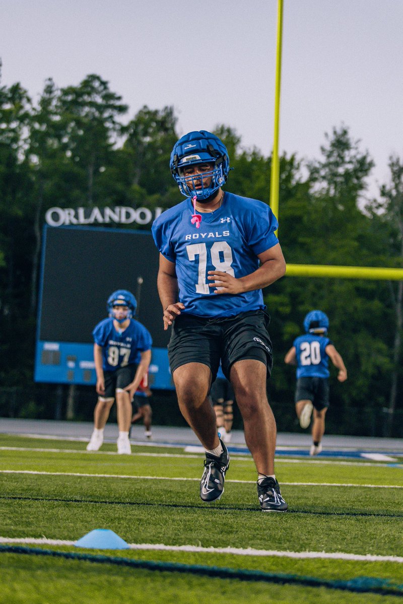 _DominicMiranda's tweet image. Work never done. Just getting started.

Every day is a chance to go harder, think smarter, and push past your last limit.

Comfort is easy. Growth is earned.

#ChallengeYourself @JeffConawayTFA @chadmavety55 @thejaredcrews @Royals__FB