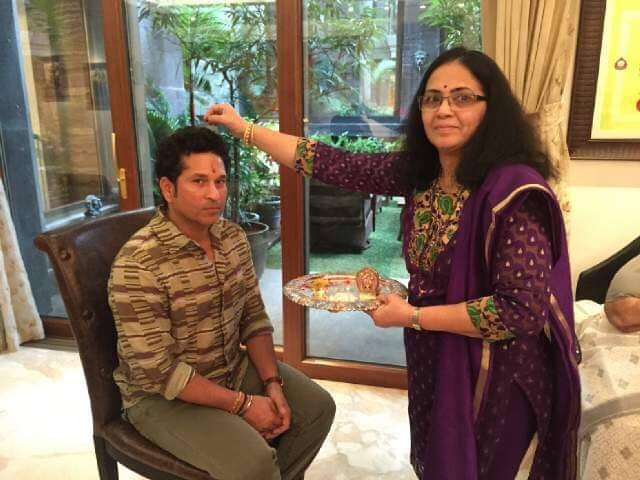 India Wants To Know: India's First Panel Quiz Show tweet media