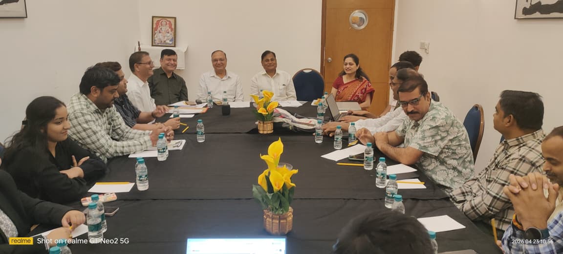 IFFDC_Ltd's tweet photo. The Managing Director interacts with accounts officers. She praised the Accounts Department's efforts and encouraged all account officers to bring a spirit of innovation to their work. This approach would help the organization secure its rightful position in these changing times. https://t.co/b9VIYPrIoI