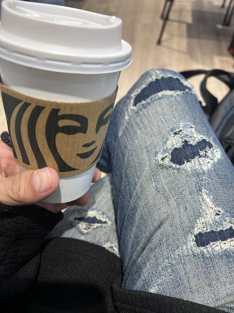 muraimanabu's tweet image. 今日も今日とて命を燃やす☕️

#ベーシスト
#ESP
#AMAZE
#ホワイトモカ