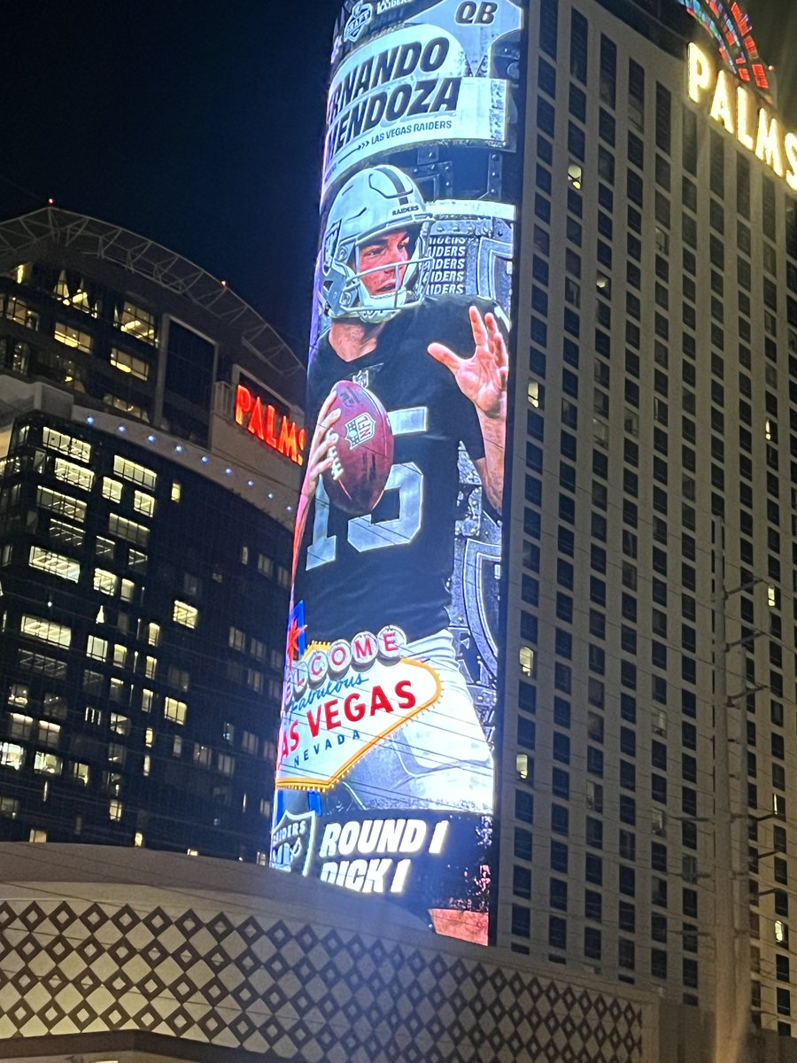 oaklalv's tweet photo. Let's Go #raidernation 🏴‍☠️🏴‍☠️🏴‍☠️ https://t.co/lSzgmYW1s1