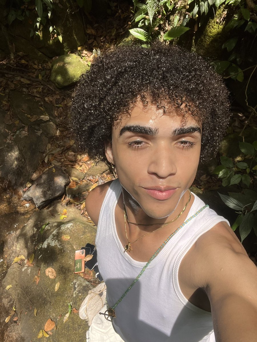 mel misturado com dendê tweet media