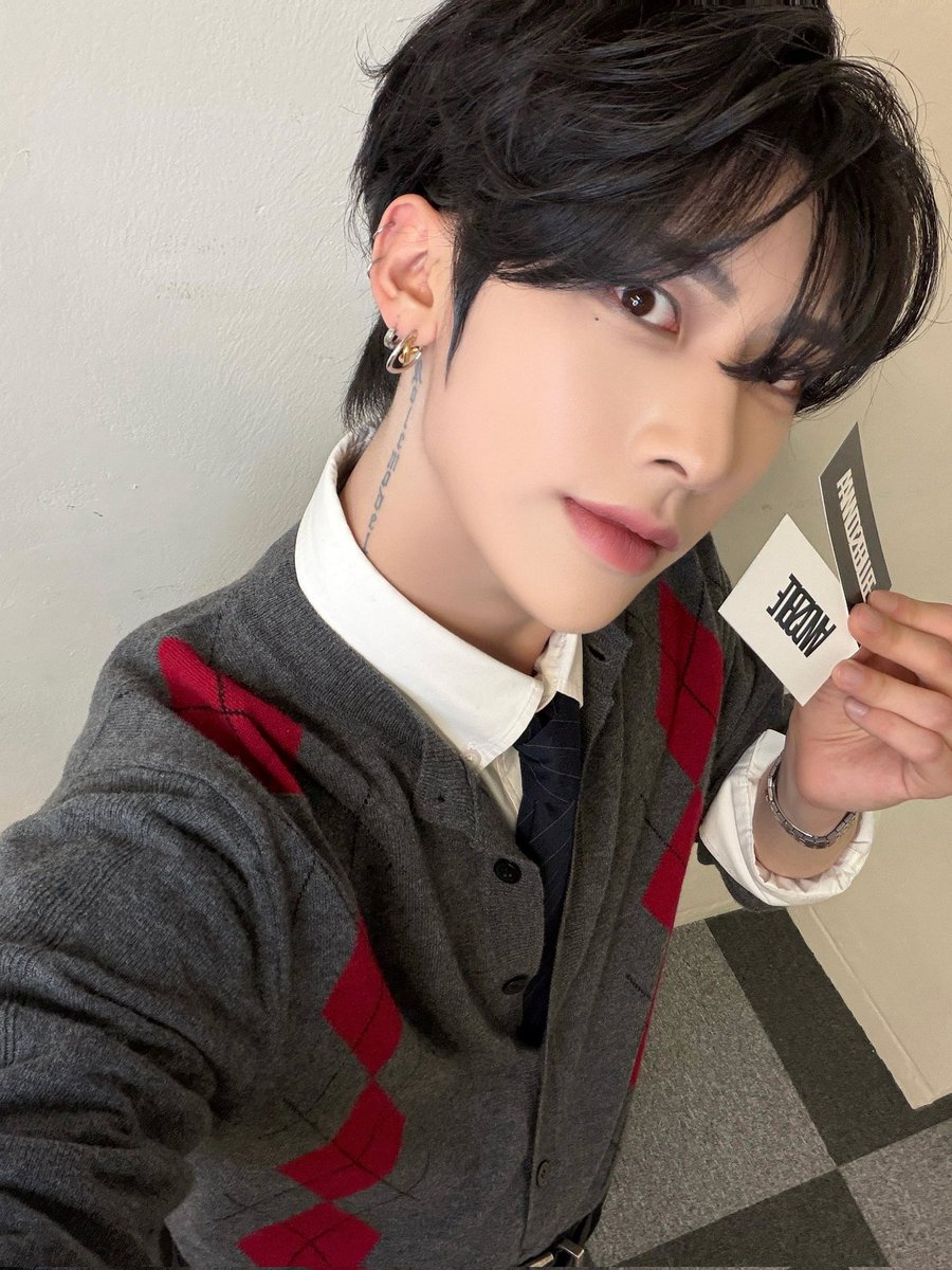 리키 첫 위버스다!