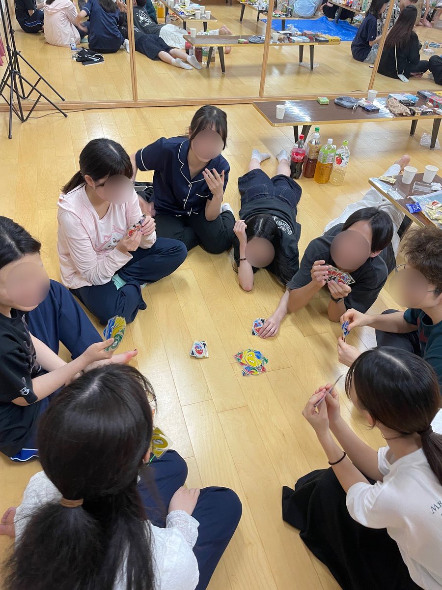 utmc_shinkan26's tweet photo. 【イベント紹介:合宿】
夏休みに冬の定期演奏会に向けて3泊4日程度の合宿を行います! (参加は任意です)
日中は練習をし、夜はみんなでご飯と食べたり、ゲームをしたり、楽しい時間を過ごします!
去年はレクリエーションとして蕎麦打ちをしました!
#春から東大 #UTMC #マンドリン https://t.co/nWuLBFHlIh