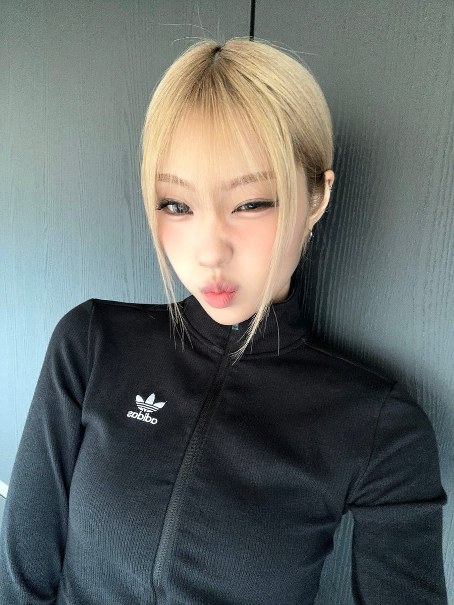 JUNGEUNGLOBAL's tweet photo. 260424 🐆💬

🐆: Hello
🐆: Jjeong has changed!!!!!
🐆: She even cut her bangs hehe

#CHOIJUNGEUN #최정은 #izna #이즈나 #ジョンウン https://t.co/lJF2qjq6i8