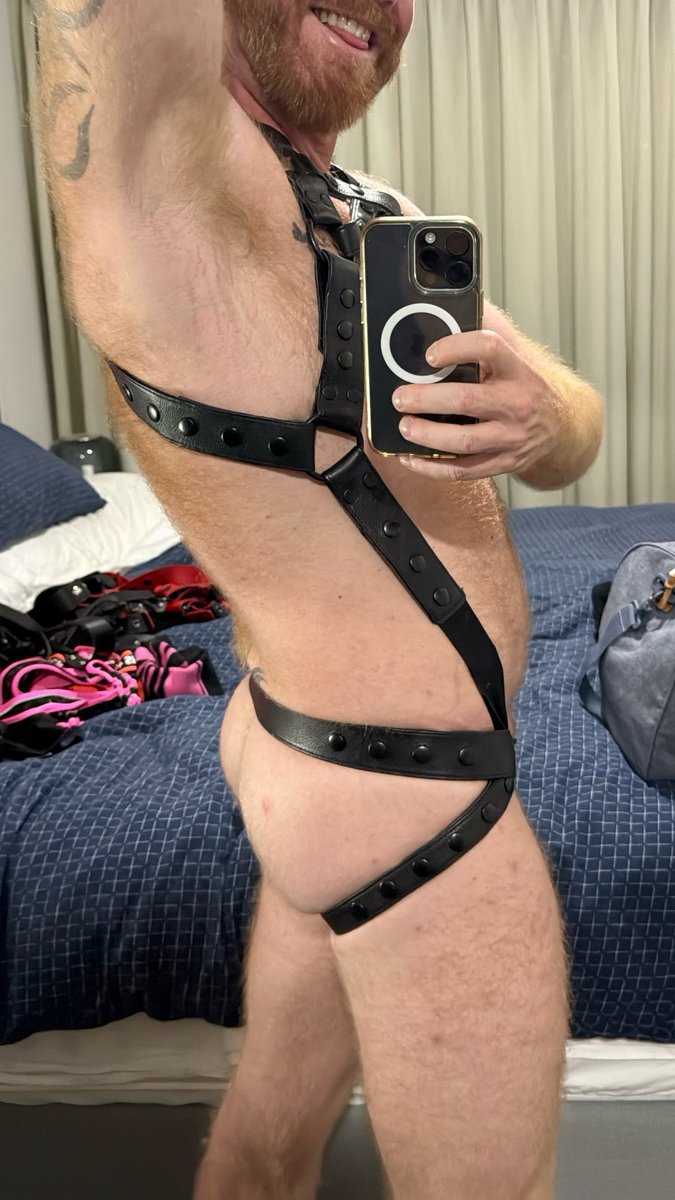 redhothole tweet picture