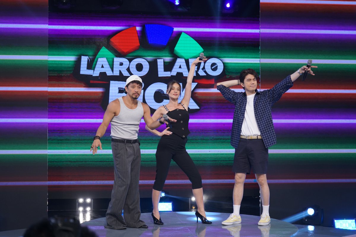 itsShowtimeNa's tweet photo. Bago na ang dance steps, Ate Anne! 😅

#ShowtimeANNEnoTara #LaroLaroPick
WATCH #ItsShowtime LIVE:
https://t.co/Gs3IAXU5tb https://t.co/qWcFElghNj