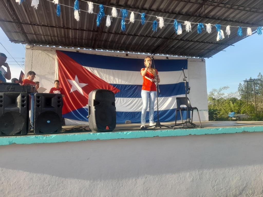 Realizado en Falcón concentración popular por el #1roDeMayoEnCuba 
#PlacetasEntreTodos 
#VillaClaraConTodos