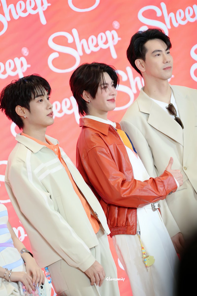 หล่อ x3 เลยย หนูรักพี่ Sheep 🤟 ขอบคุณที่เลือกน้องๆเป็นพรีเซนเตอร์นะคะ แบรนด์ดีๆ ที่จริงใจกับแฟนคลับ จัดงานดีมากๆ สนับสนุนค่ะ
 
ปล. คุณ CEO ใช้เคสซินนามอนหรอ หรือจะอยู่ทีมเมะ 👀 

SHEEP X TFO SWEETTREAT
#SHEEPxTleFirstone