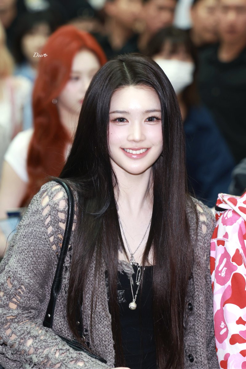 리나 tweet media
